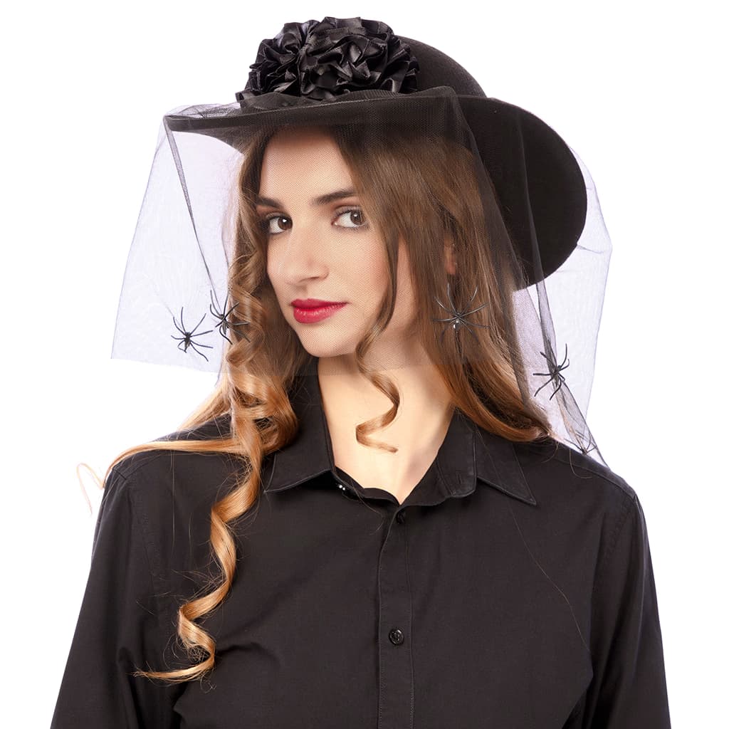 Sombrero negro tipo bombín con ala, decorado con dos grandes flores negras y un velo de rejilla con arañas de plástico - Dulcealmacen