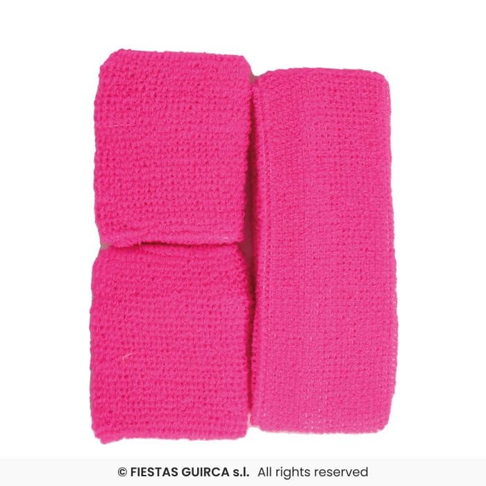 Modelo luciendo el Guirca Conjunto 2 Muñequeras y Cinta Rosa para disfraz en Dulcealmacen