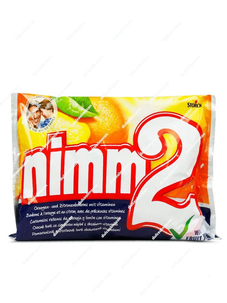 Bolsa familiar horizontal de color amarillo y naranja de bolsa Nimm2 caramelos de fruta rellenos 1 kg con el logotipo rojo y blanco de Nimm2 sobre un fondo con frutas ilustradas - Dulcealmacen archivo image_aeab0a.png