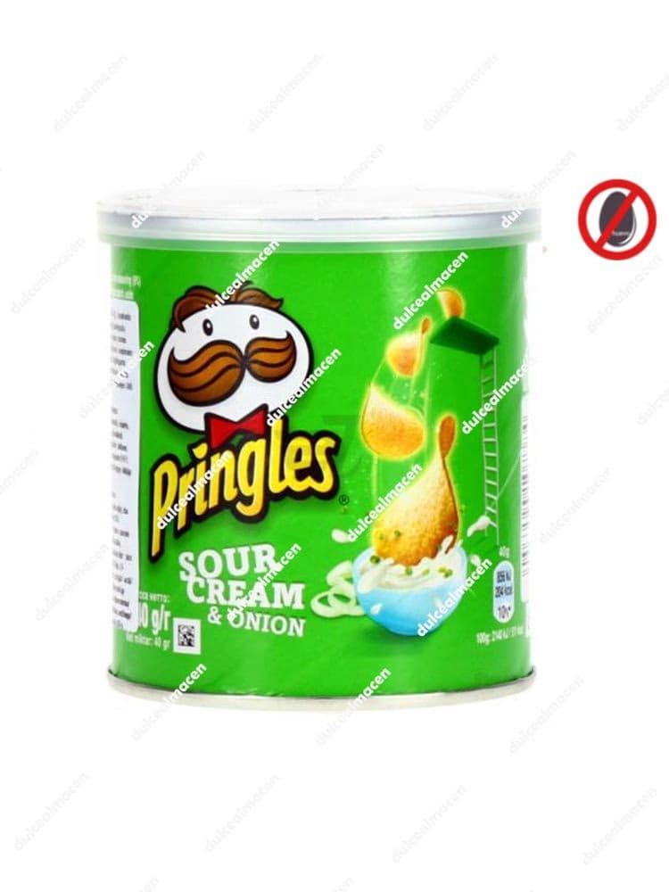 Bote pequeño de Pringles Verde Sour Cream Onion 40 gr con el icónico logo de Mr. P y visual de crema agria con cebolla - Dulcealmacen