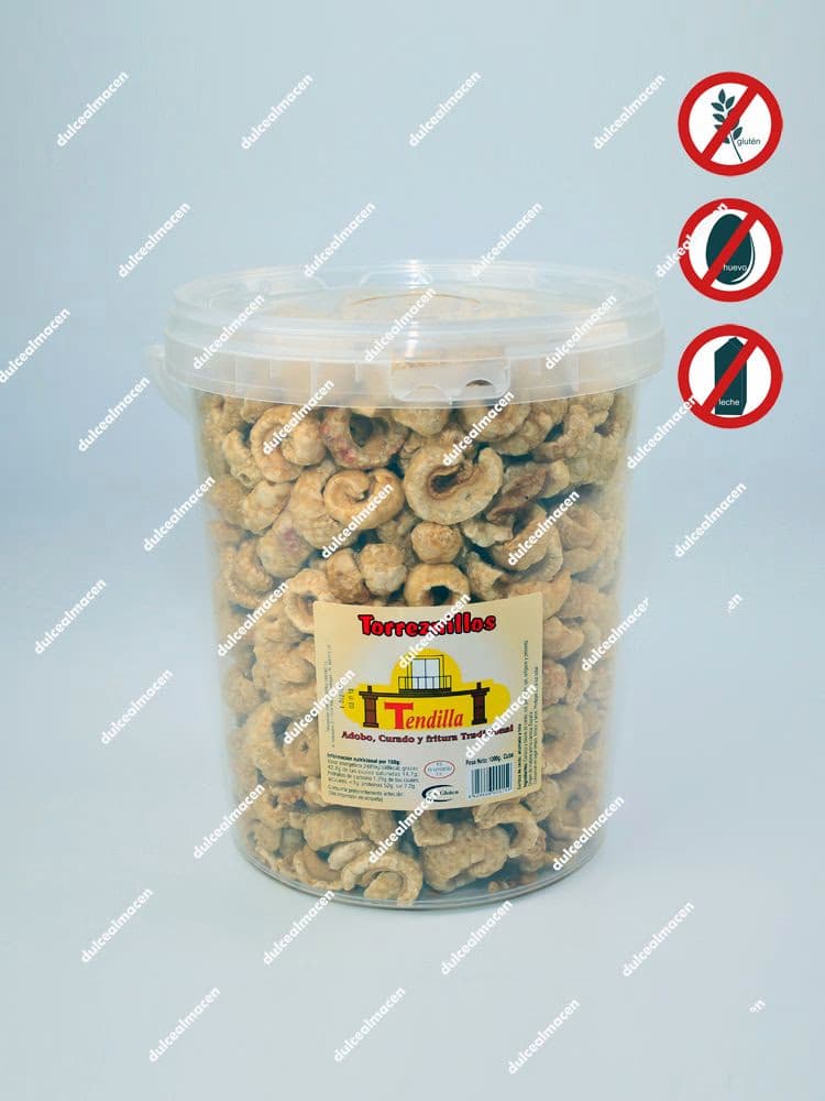 Bolsa de Tendilla Torreznillos 1 kg de color transparente y rojo mostrando las cortezas de cerdo crujientes en su interior - Dulcealmacen