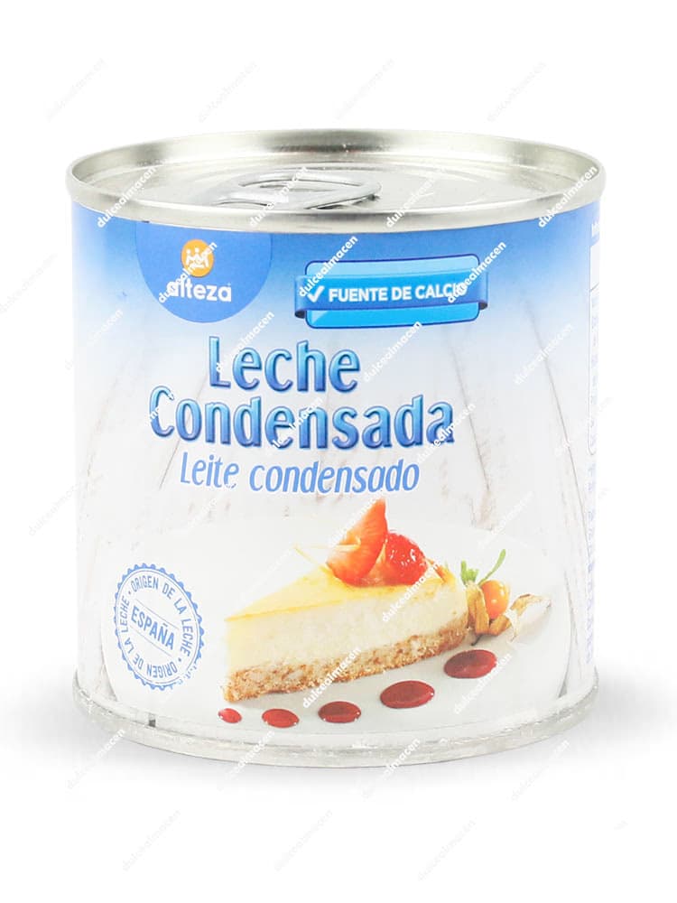 Lata de leche condensada Alteza de 370 g con sello de Fuente de Calcio y Leche de España, junto a una imagen de tarta de queso - Dulcealmacen
