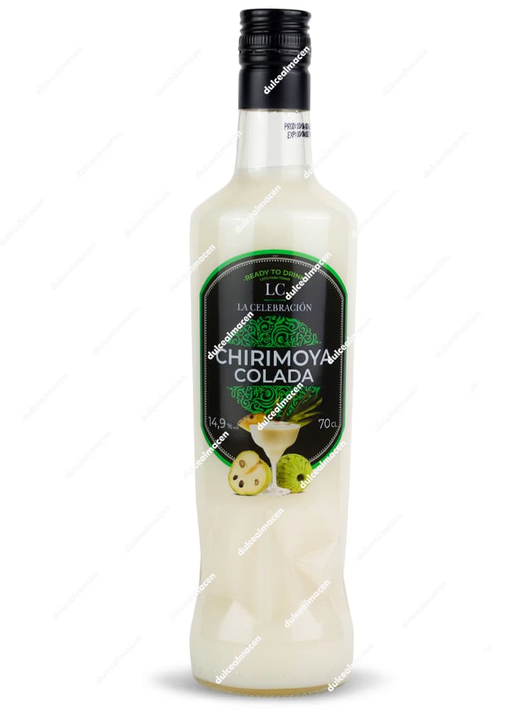 Botella de 70cl de Cóctel Chirimoya Colada La Celebración con etiqueta negra y verde mostrando una chirimoya abierta - Dulcealmacen