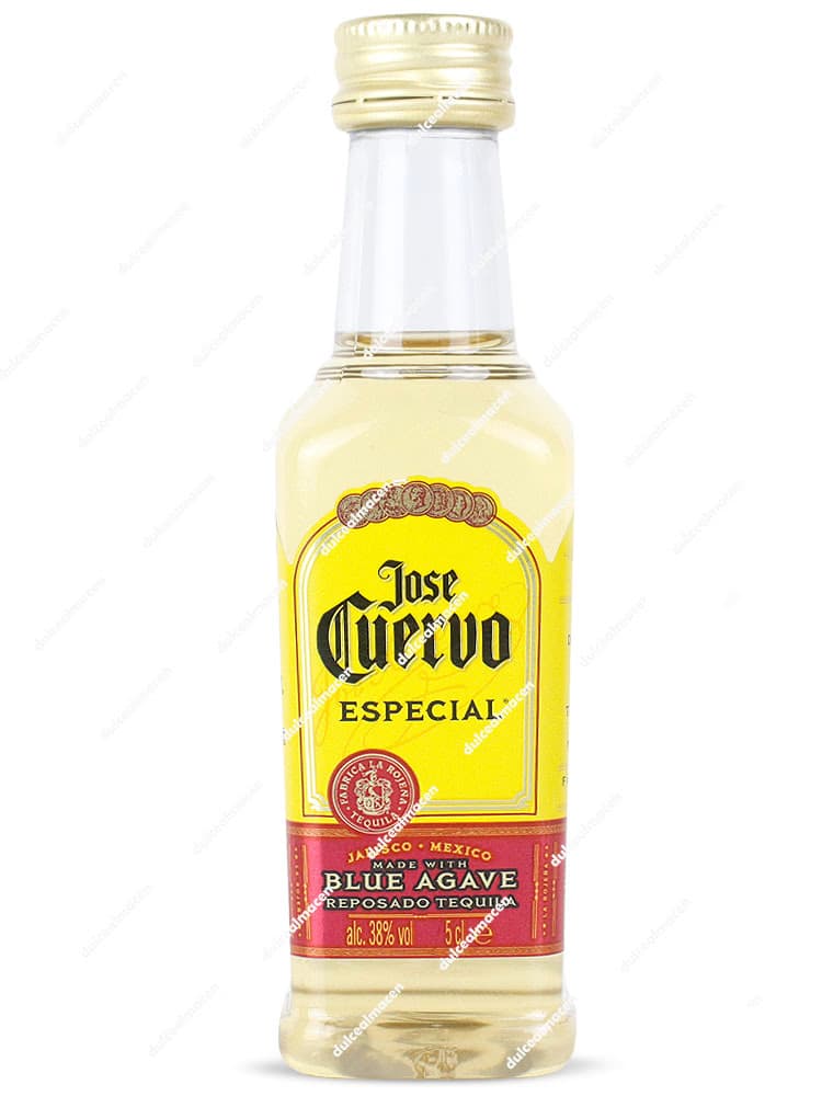 Botellita miniatura de Tequila José Cuervo Especial Reposado de 5cl con etiqueta amarilla y tapón dorado - Dulcealmacen