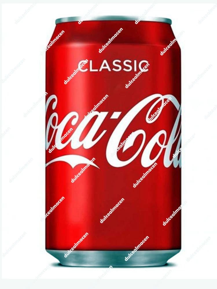 Lata roja clásica de Coca-Cola de 33 cl con el logotipo blanco icónico y la palabra Classic escrita en la parte superior - Dulcealmacen