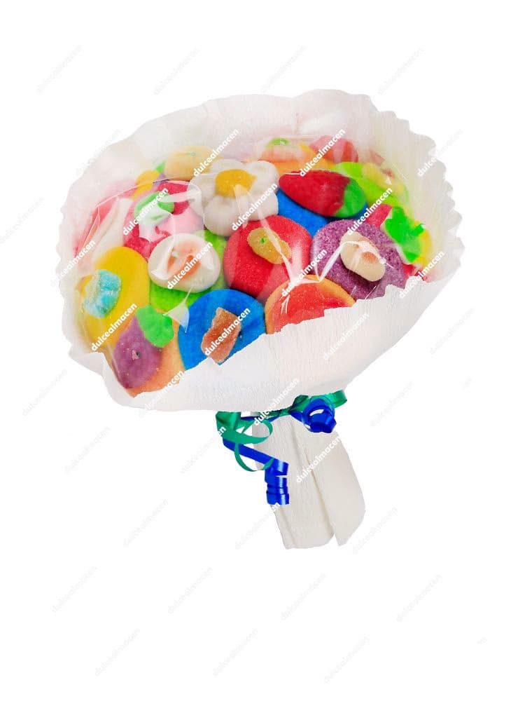 Ramo artesanal mediano de golosinas variadas con nubes, gominolas de colores y envoltorio de papel blanco para regalo de Primera Comunión - Dulcealmacen