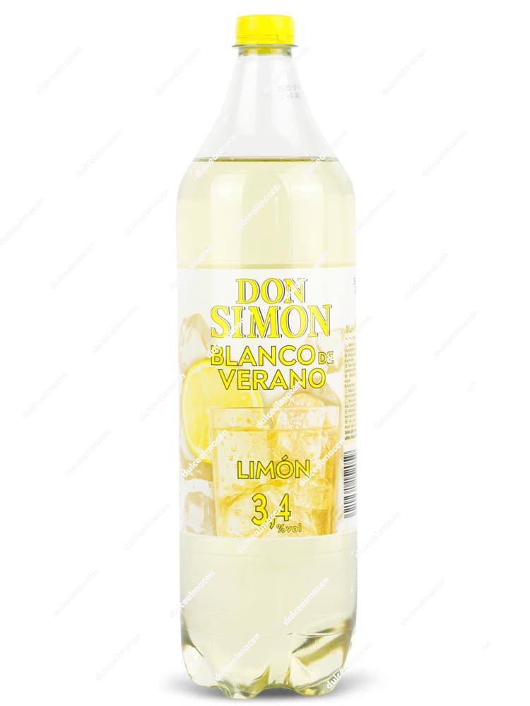 Botella de 1.5 litros de Don Simon Blanco de Verano Limón, etiqueta clara con imagen de vaso con hielo y limón, indicando 3,9% vol - Dulcealmacen