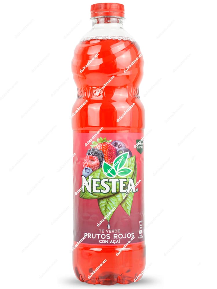 Botella de 1,5 litros de Nestea Té Negro sabor Frutos Rojos, con etiqueta de color granate destacando su sabor natural y ligereza - Dulcealmacen