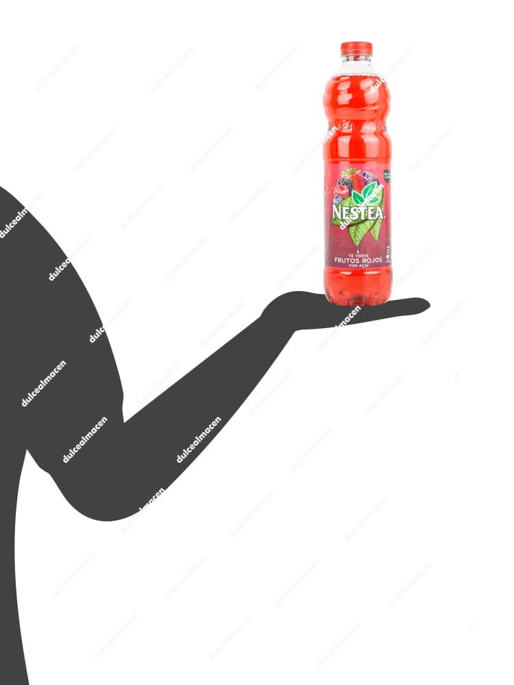 Botella de 1,5 litros de Nestea Té Negro sabor Frutos Rojos, con etiqueta de color granate destacando su sabor natural y ligereza - Dulcealmacen