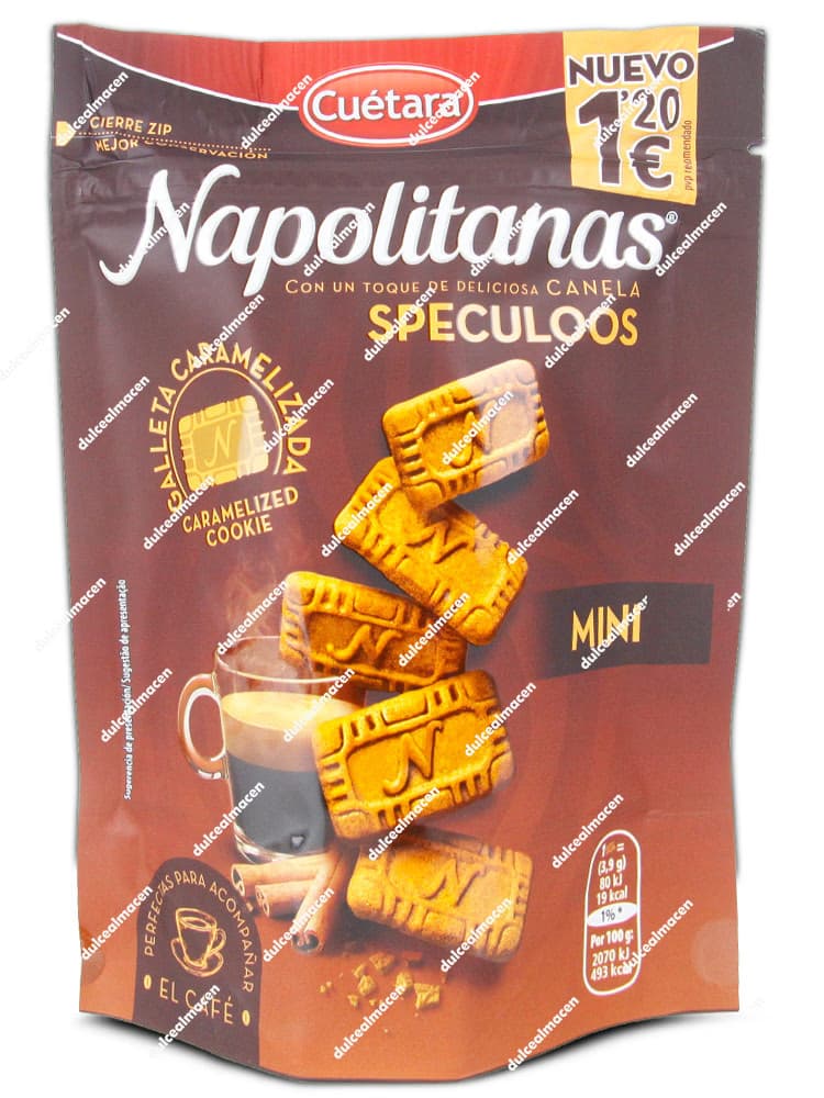 Bolsa de color marrón de galletas Cuétara Napolitanas Mini Speculoos de 80 gramos, mostrando galletas mini cayendo al lado de una taza de café caliente, ramas de canela y un sello amarillo de Nuevo PVP recomendado 1,20€ - Dulcealmacen