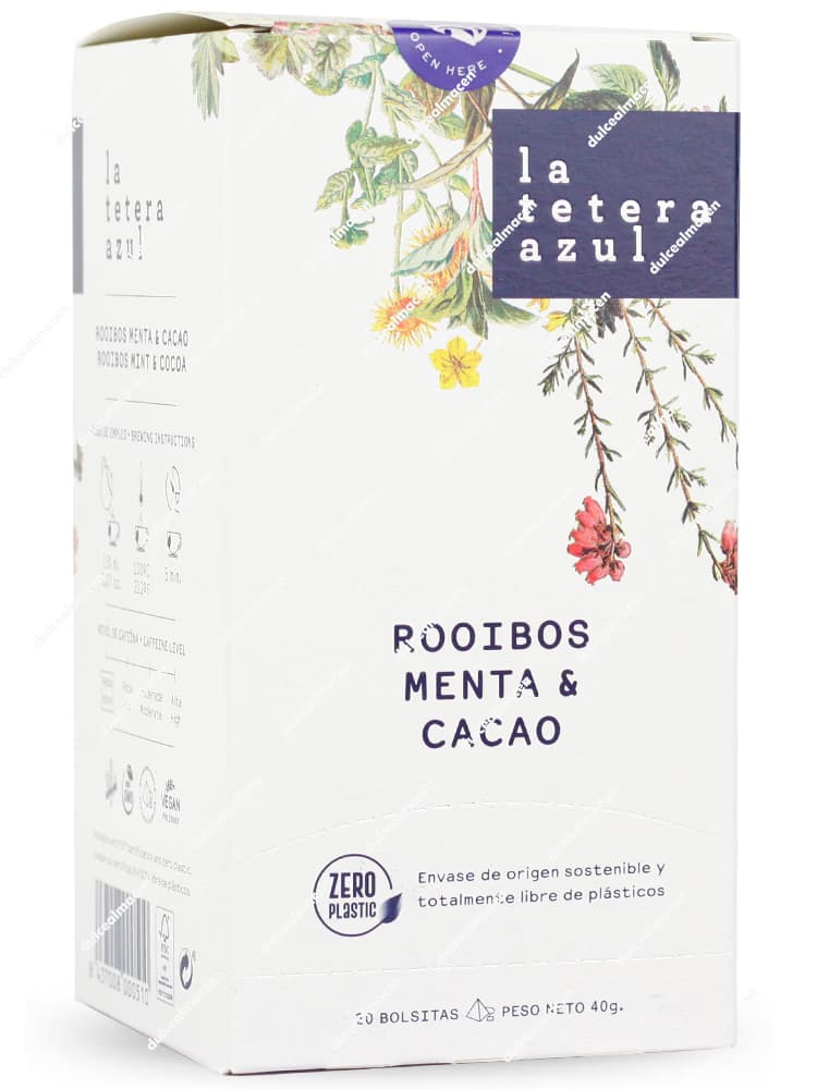Caja rectangular de color azul marino de la infusión de autor La Tetera Azul variedad Rooibos Menta y Cacao de 20 bolsitas, con una franja central de color verde menta pastel, ilustraciones de hojas de menta y semillas de cacao, y el logotipo redondo Zero Plastic en la parte frontal - Dulcealmacen