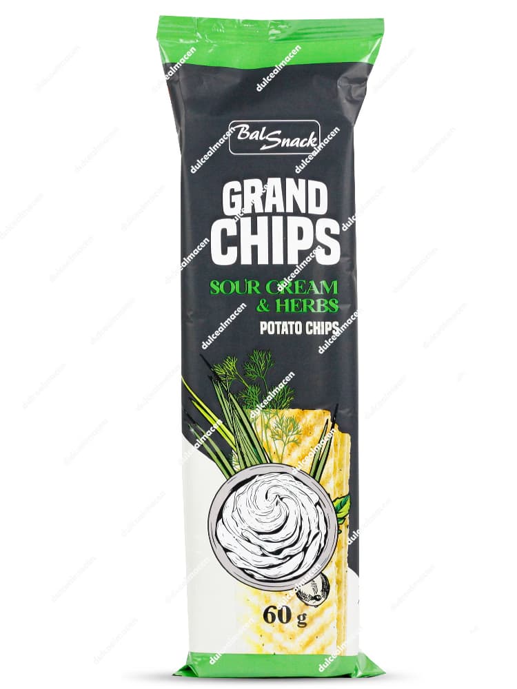 Bolsa vertical de BalSnack patatas cebolla y hierbas 60gr mostrando el empaque negro y verde con el texto Grand Chips Sour Cream & Herbs Potato Chips e ilustración de crema agria con eneldo - Dulcealmacen archivo 4740053007880_resultado.avif