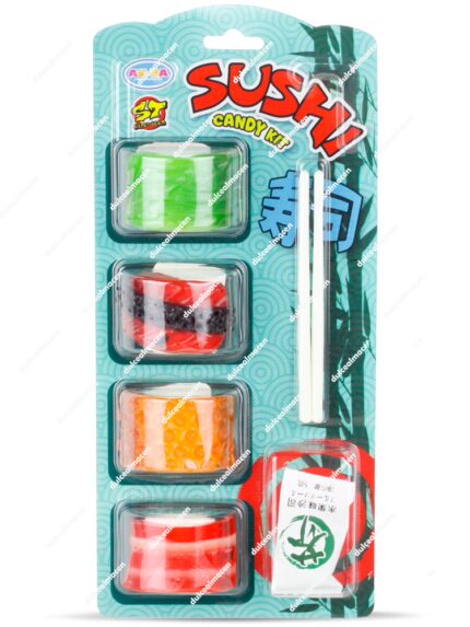 Expositor de 12 unidades de Sushi Candy Kit junto a un blíster individual con gominolas en forma de sushi y palillos sobre fondo blanco en Dulcealmacen