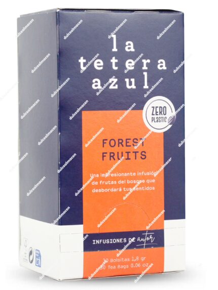 Caja rectangular de color azul marino de la infusión de autor La Tetera Azul variedad Forest Fruits de 30 bolsitas, con una franja central de color naranja coral brillante y el distintivo redondo Zero Plastic en la parte frontal - Dulcealmacen